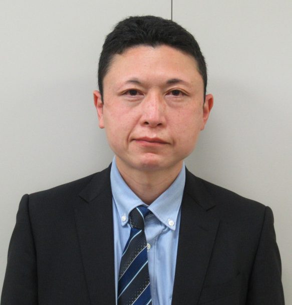 山村 英次